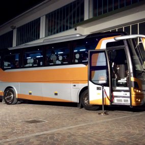 102_MAKER_LUXURY_BUS